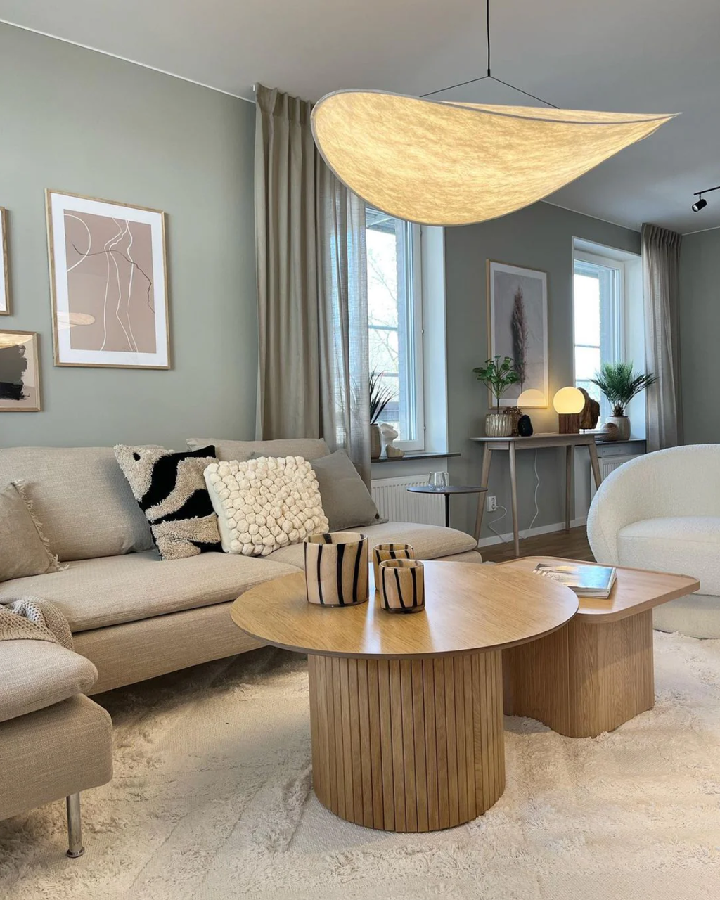 Lampe Japandi Subtile avec Effet d'Éclipse Lumineuse