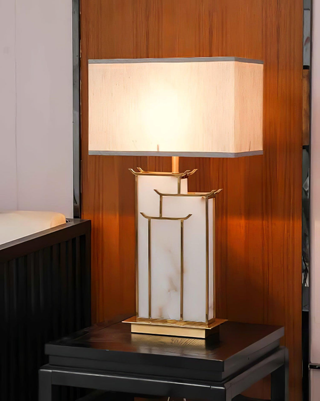 Lampe de table avec abat-jour rectangulaire et structure en cadre