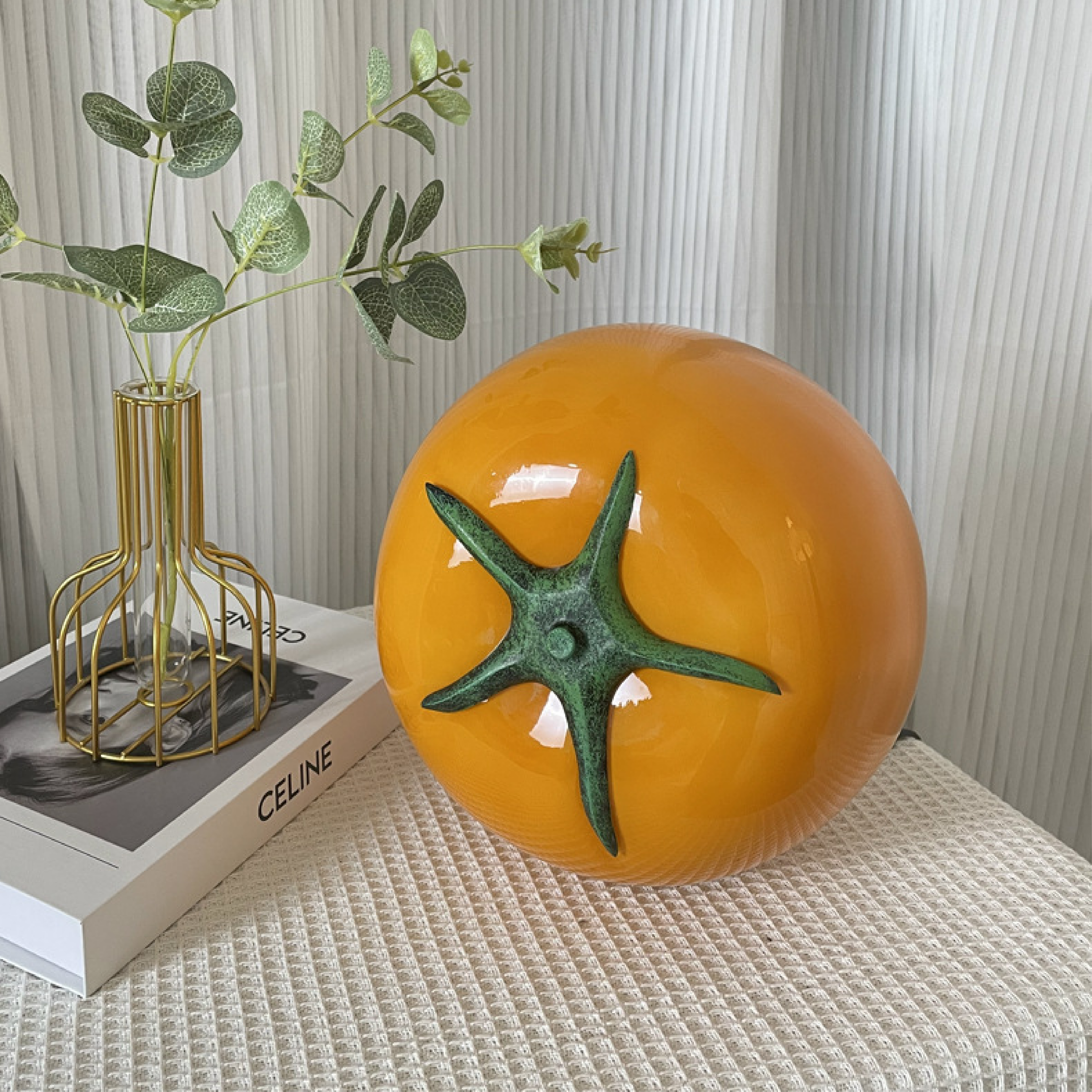 Lampe de table minimaliste Tomato