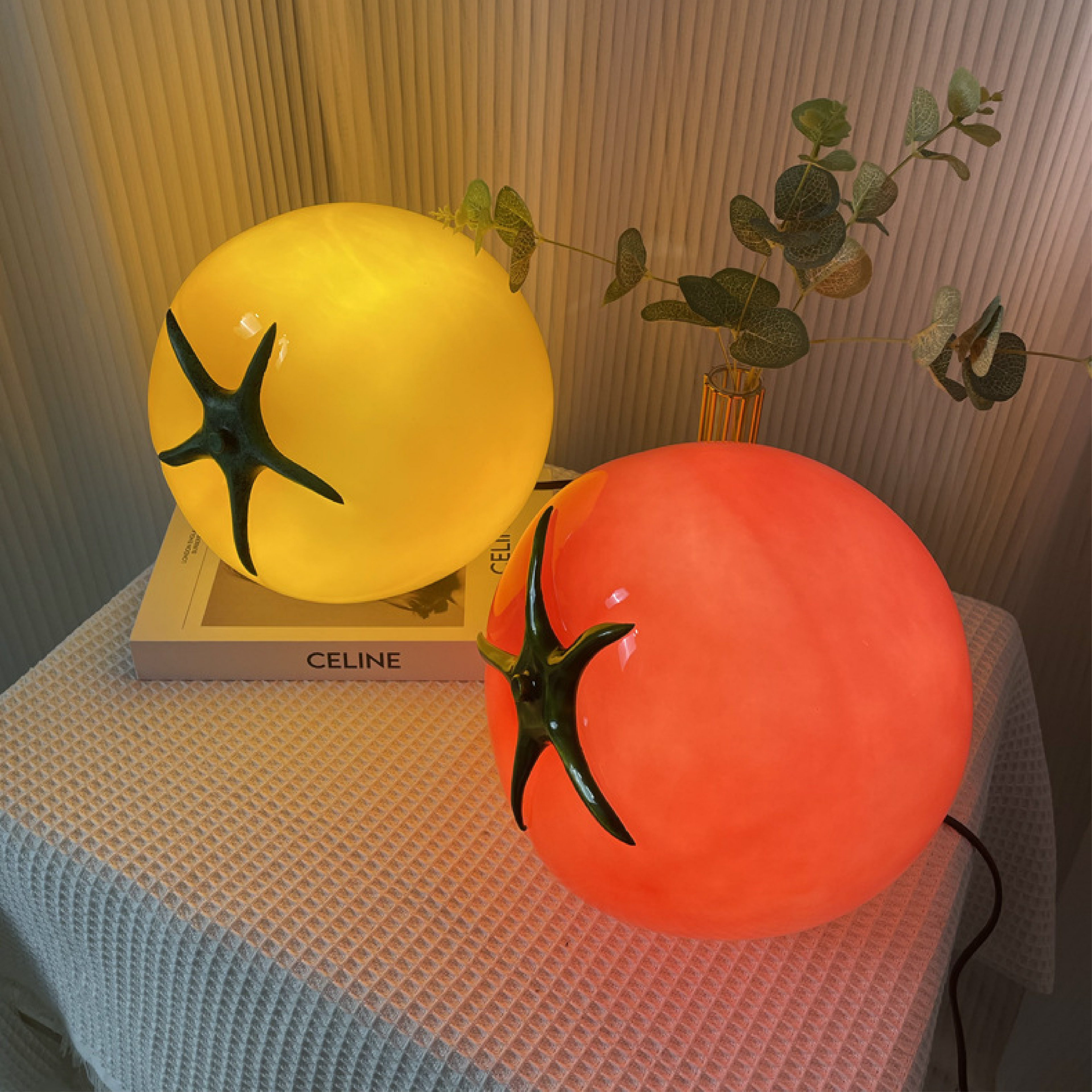 Lampe de table minimaliste Tomato