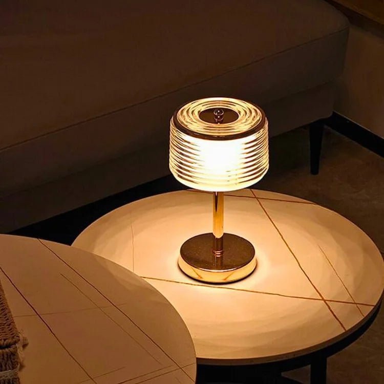 Lampe de table à anneau LED en or – design élégant avec abat-jour à plusieurs couches