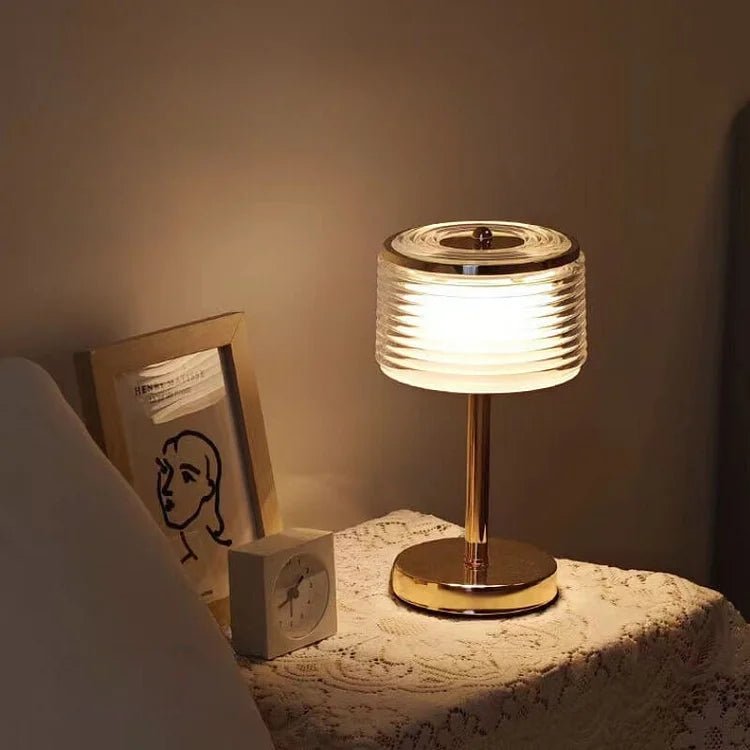 Lampe de table à anneau LED en or – design élégant avec abat-jour à plusieurs couches