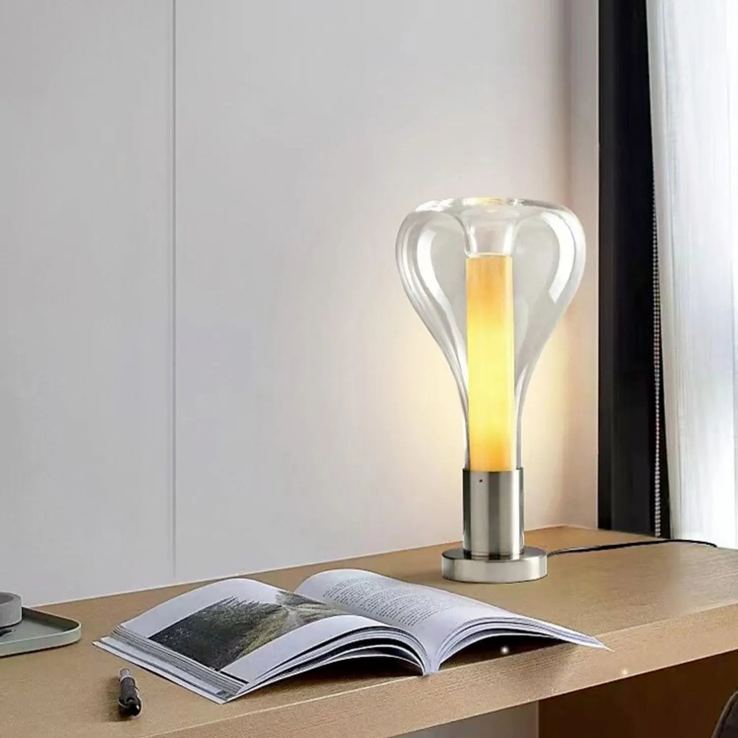 Lampe de table d'ambiance avec lumière LED – design en verre créatif