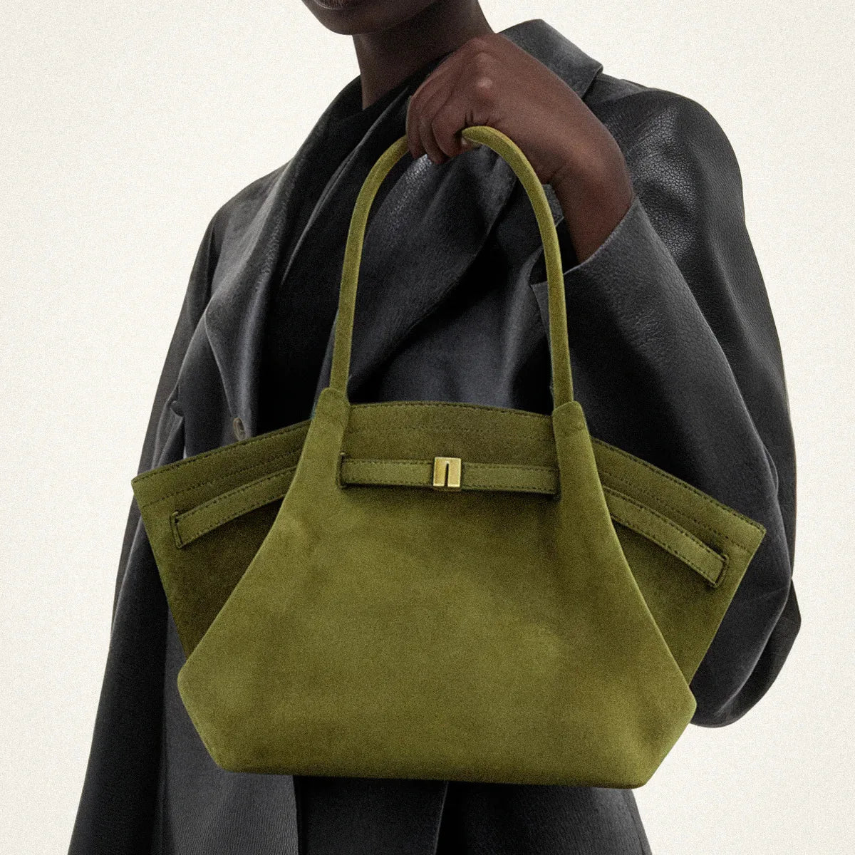 Sac à Bandoulière de Luxe pour Femmes - Grande Capacité, Design Élégant, Velours Synthétique Noir