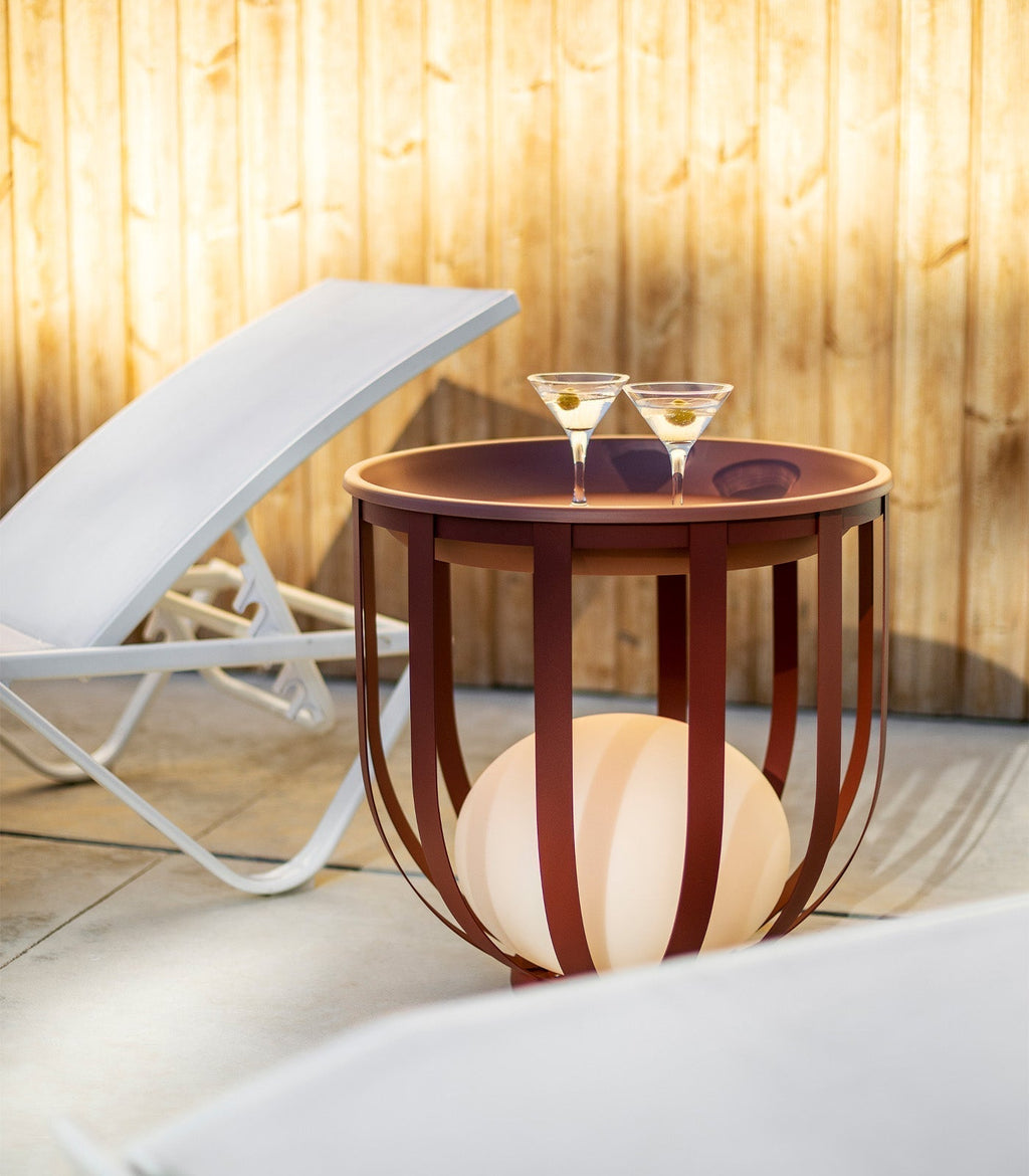 Lampe de sol extérieure avec cadre cylindrique et plateau