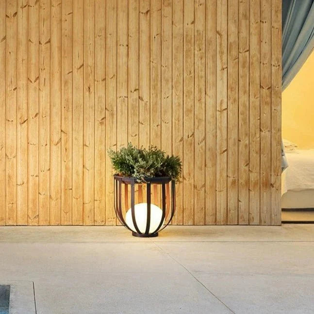 Lampe de sol extérieure avec cadre cylindrique et plateau