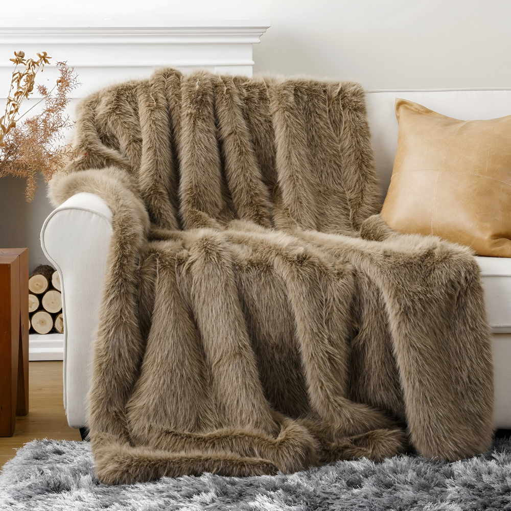 VelouraFur Luxe – Couverture en Fausse Fourrure de Luxe avec Finition Velours Élégante