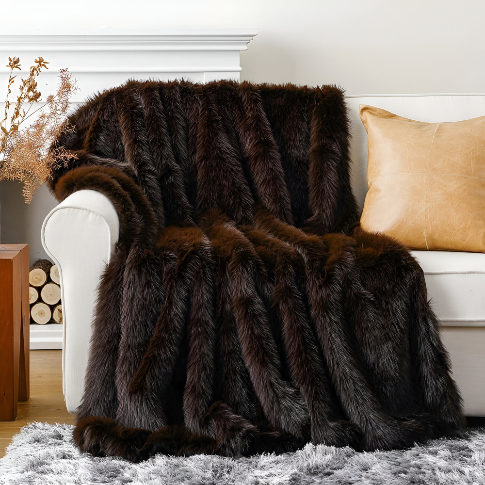 VelouraFur Luxe – Couverture en Fausse Fourrure de Luxe avec Finition Velours Élégante