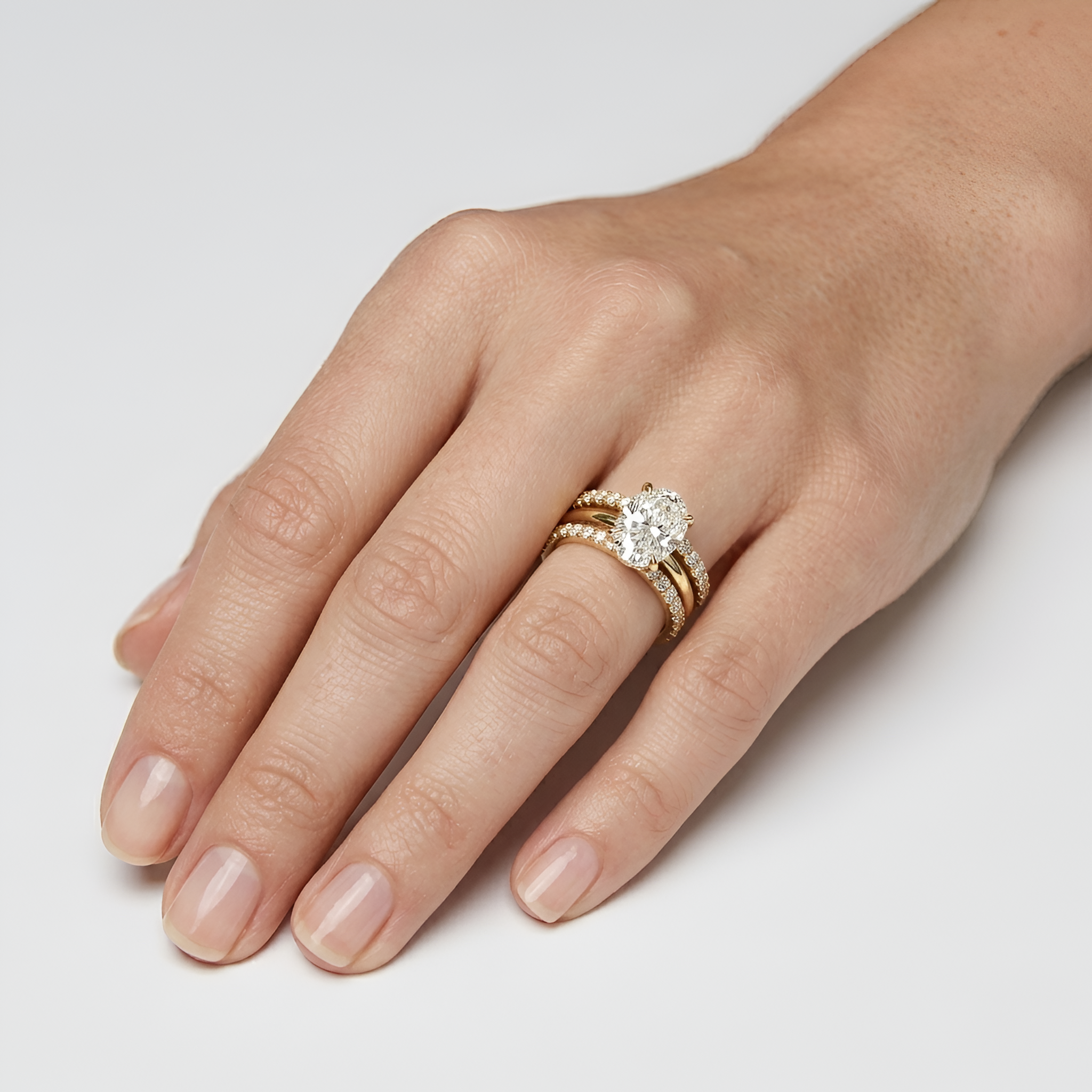 Claire - Bague chic de créateur au charme luxueux