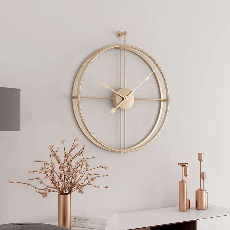 Horloge Murale Artistique Moderne Grande Fabriquée En Métal - Design Étonnant Pour Des Salons Élégants