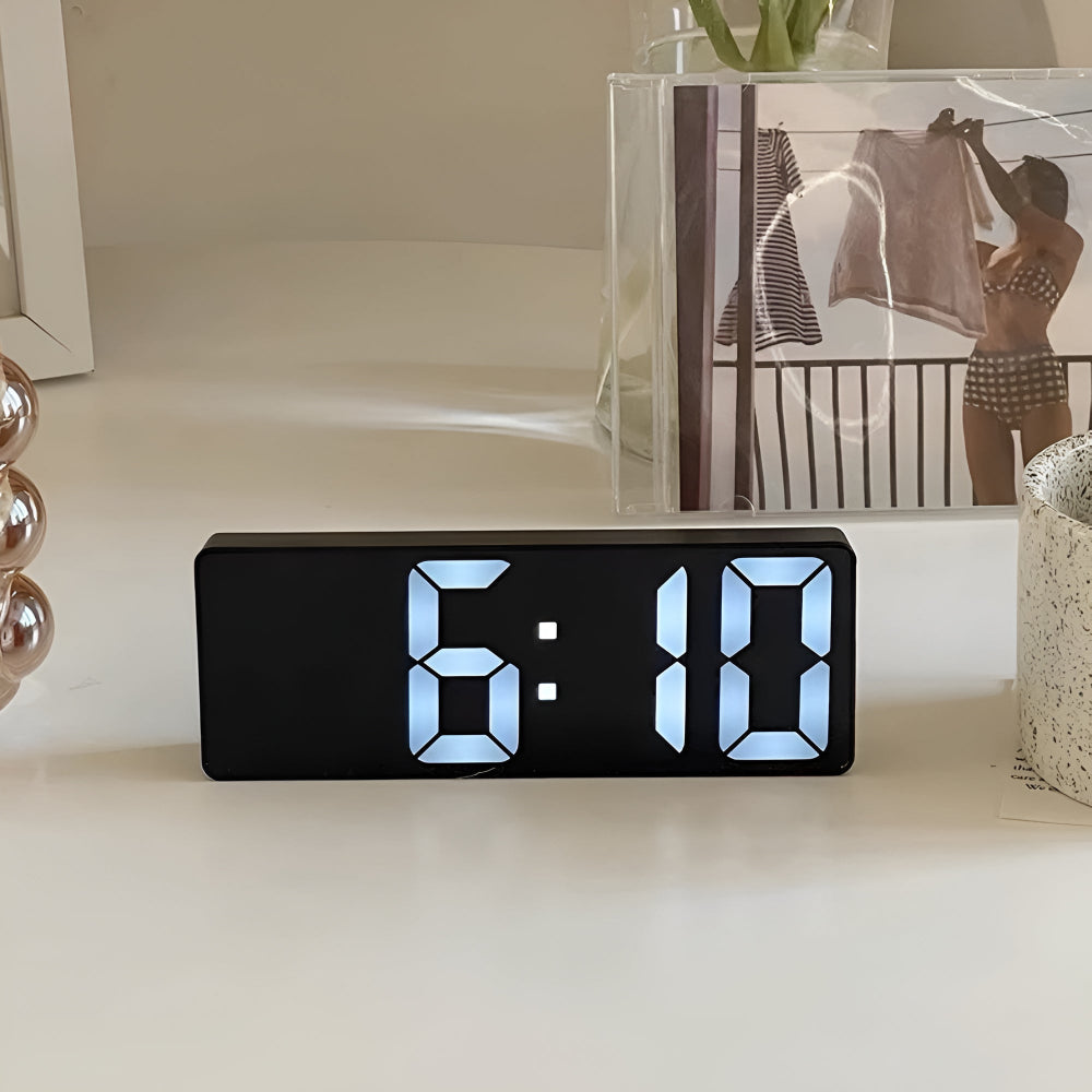 AURALED - Réveil LED contemporain avec snooze personnalisé et alimentation par batterie/USB