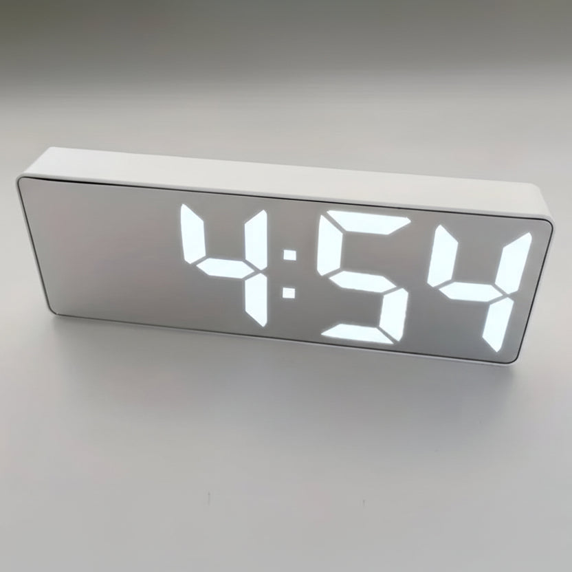 AURALED - Réveil LED contemporain avec snooze personnalisé et alimentation par batterie/USB