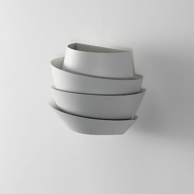 Namiya – Applique Japandi avec Design Asymétrique et Lumière Chaude