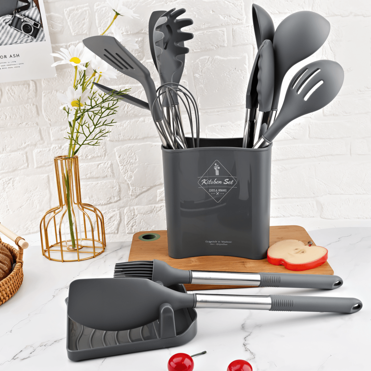 Ensemble d'ustensiles de cuisine moderne en silicone de 12 pièces - Poignées résistantes à la chaleur en acier inoxydable noir élégant pour une cuisine stylée