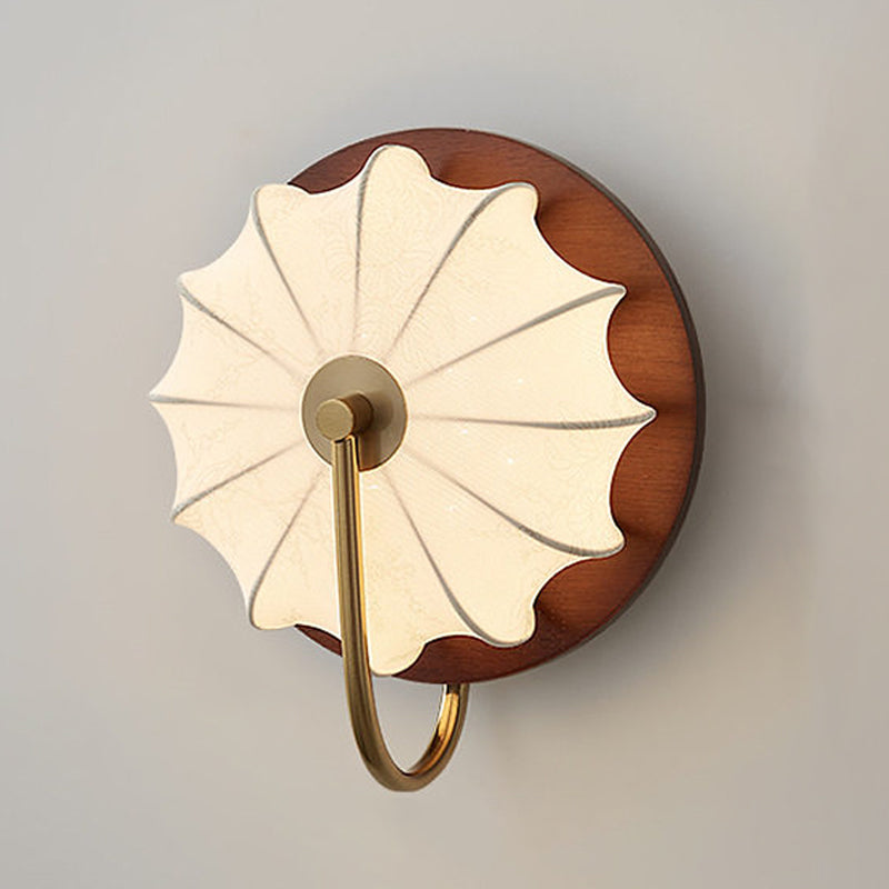 Applique Murale Avec Abat-jour en Tissu et Détails en Bois