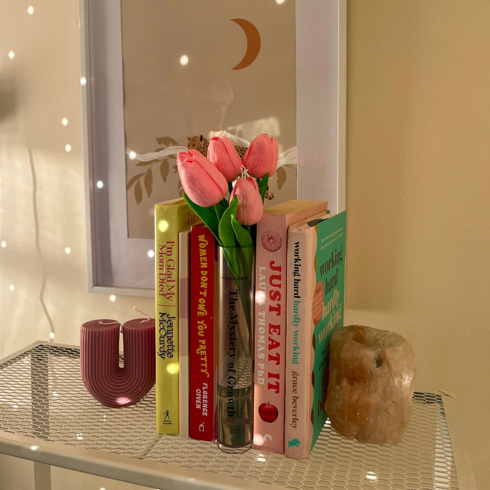 Vases transparents modernes pour des arrangements floraux élégants et une décoration stylée