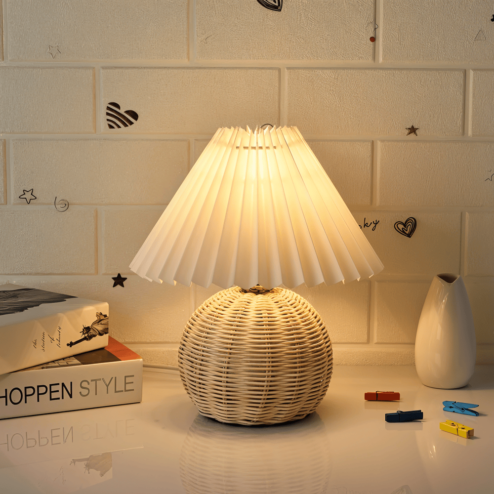 RaffiaGlow – Lampe de Table Plissée en Rotin au Design Rétro