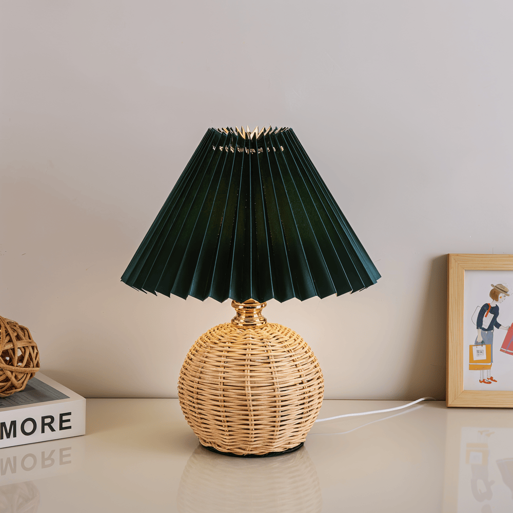 RaffiaGlow – Lampe de Table Plissée en Rotin au Design Rétro