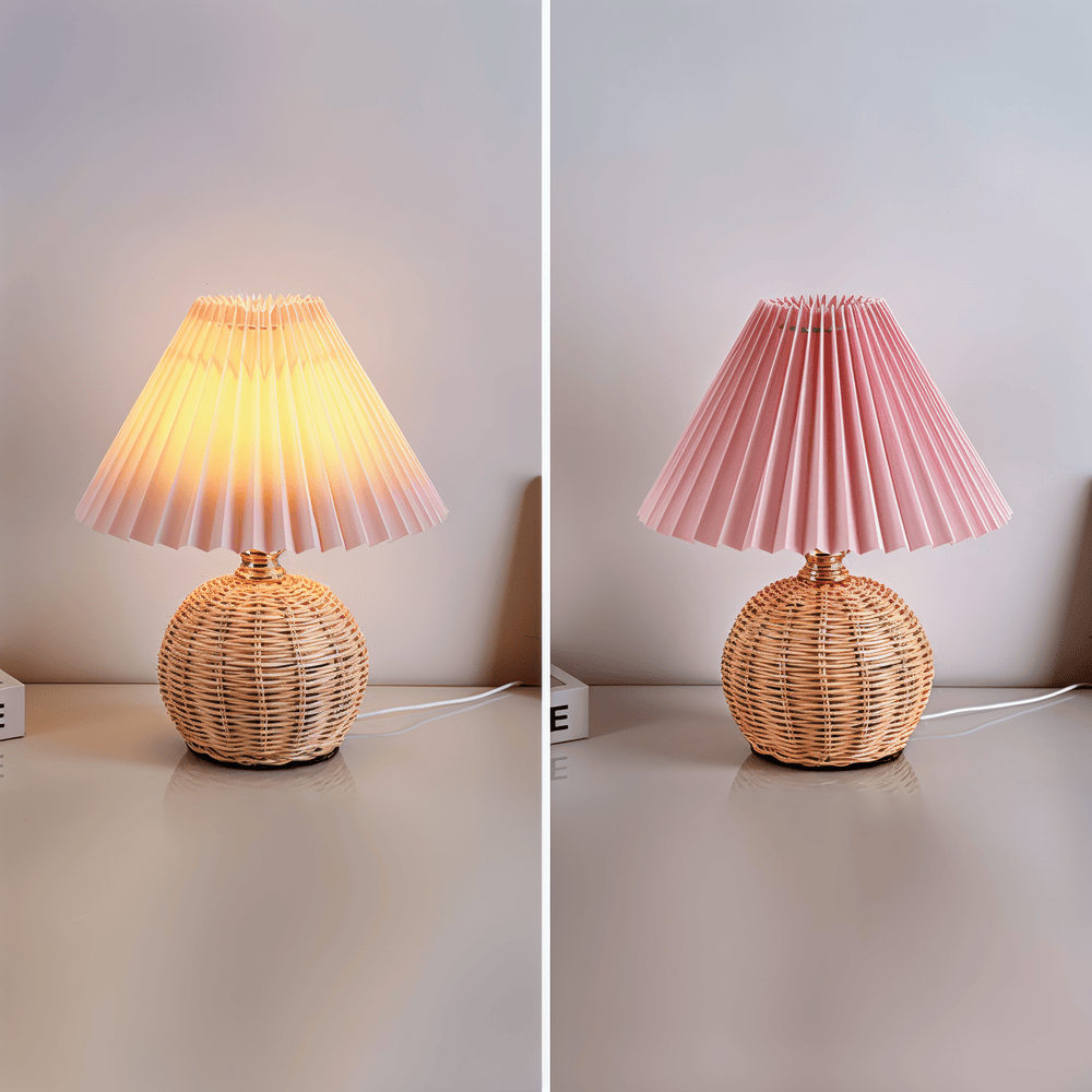RaffiaGlow – Lampe de Table Plissée en Rotin au Design Rétro