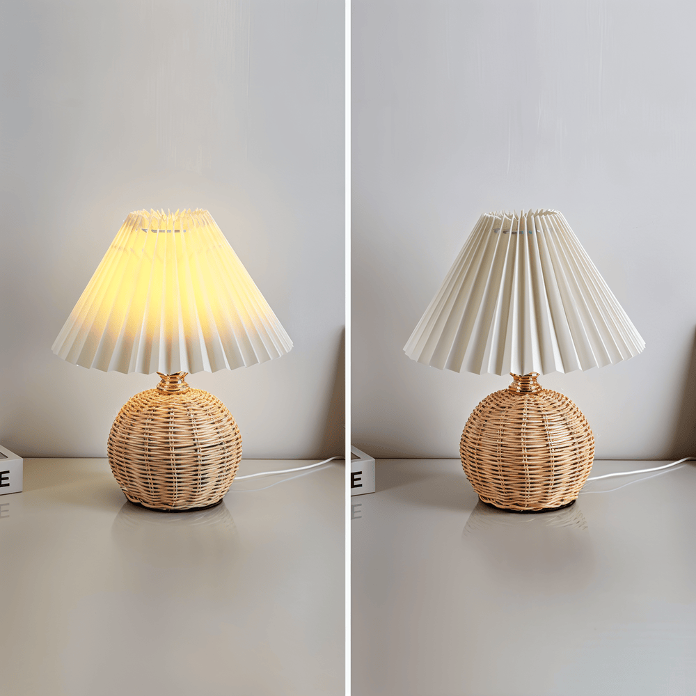 RaffiaGlow – Lampe de Table Plissée en Rotin au Design Rétro