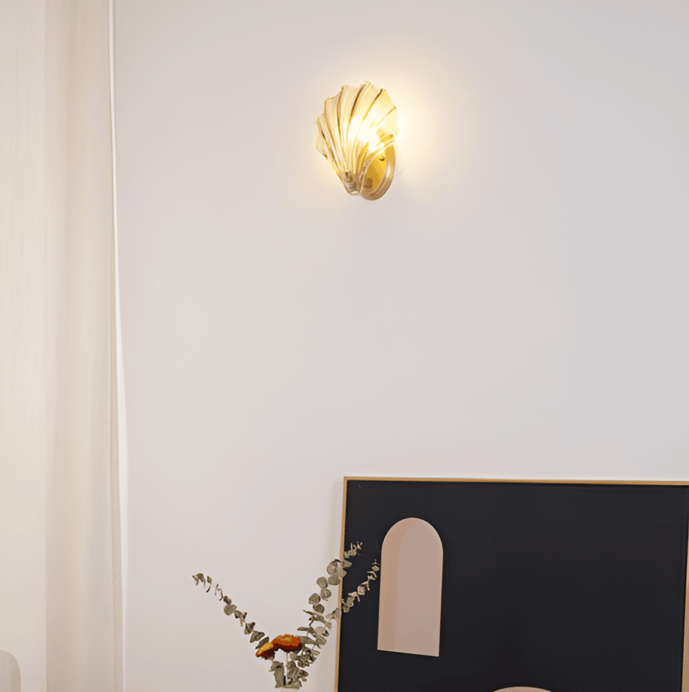 Applique murale en verre et laiton – design minimaliste avec éclairage chaleureux