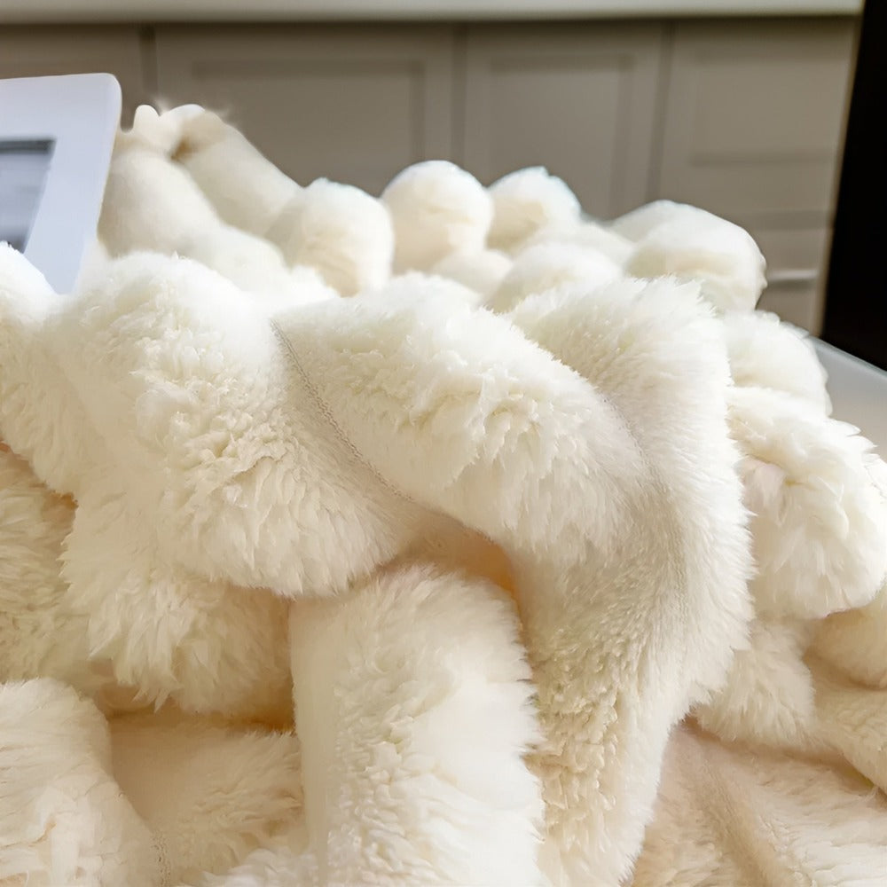 FlufforaSoft – Couverture en Fleece Luxueuse pour Moments de Détente et Confort à Domicile