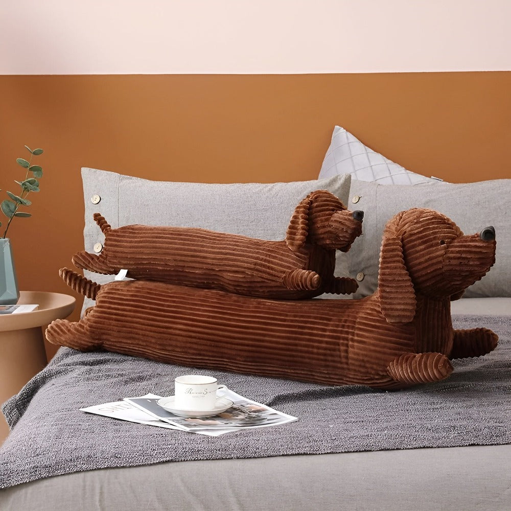 CuddlyPlush - Adorable Teckel en Coussin en Peluche