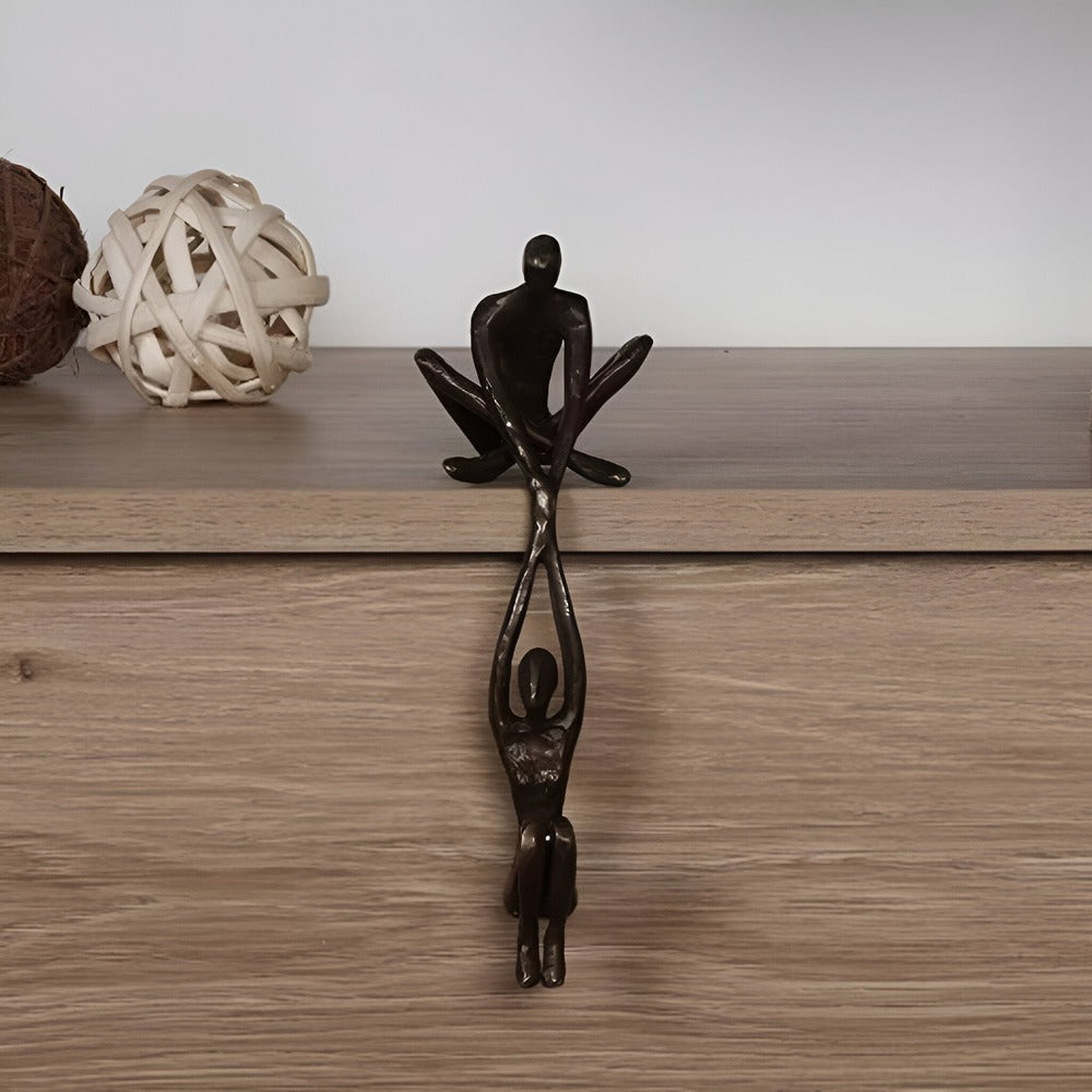 Par sculpture avec figure levante – décoration romantique moderne
