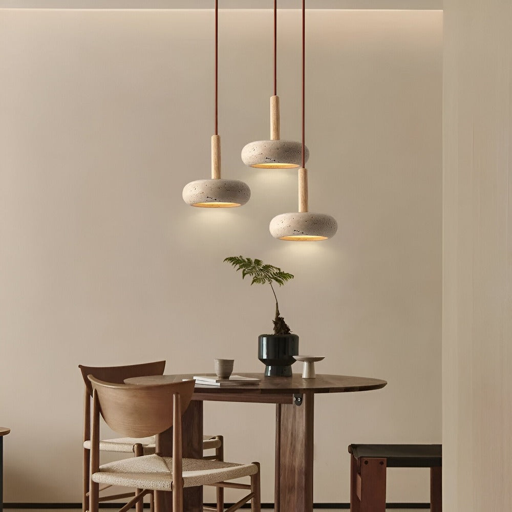 Suspension en travertin et bois – lampe de plafond naturelle
