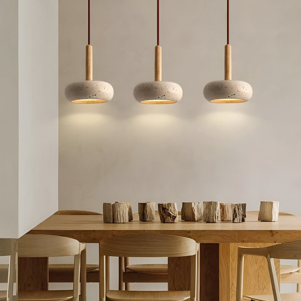 Suspension en travertin et bois – lampe de plafond naturelle