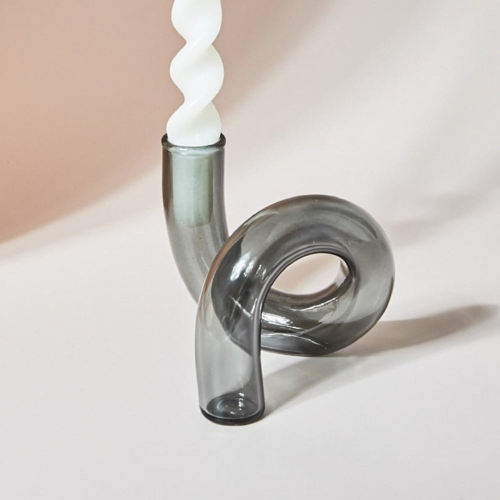 Vase en verre élégant avec bougeoir intégré pour une décoration de table stylée