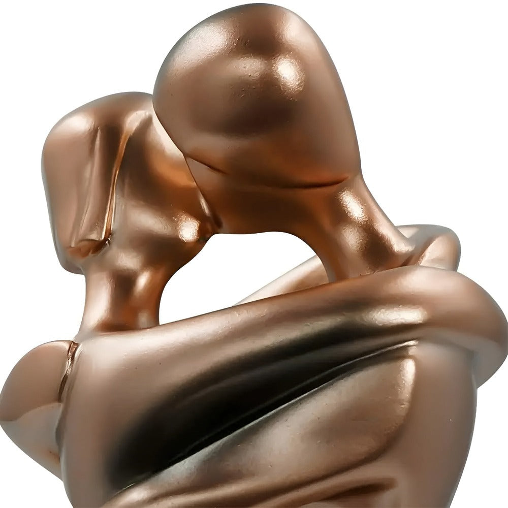Sculpture d'un couple s'embrassant en design abstrait – décoration romantique