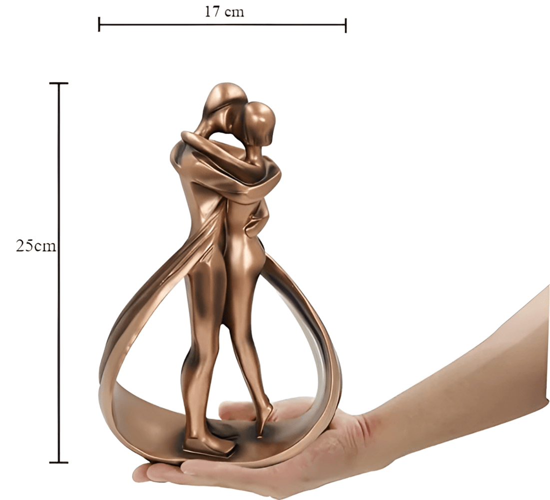 Sculpture d'un couple s'embrassant en design abstrait – décoration romantique