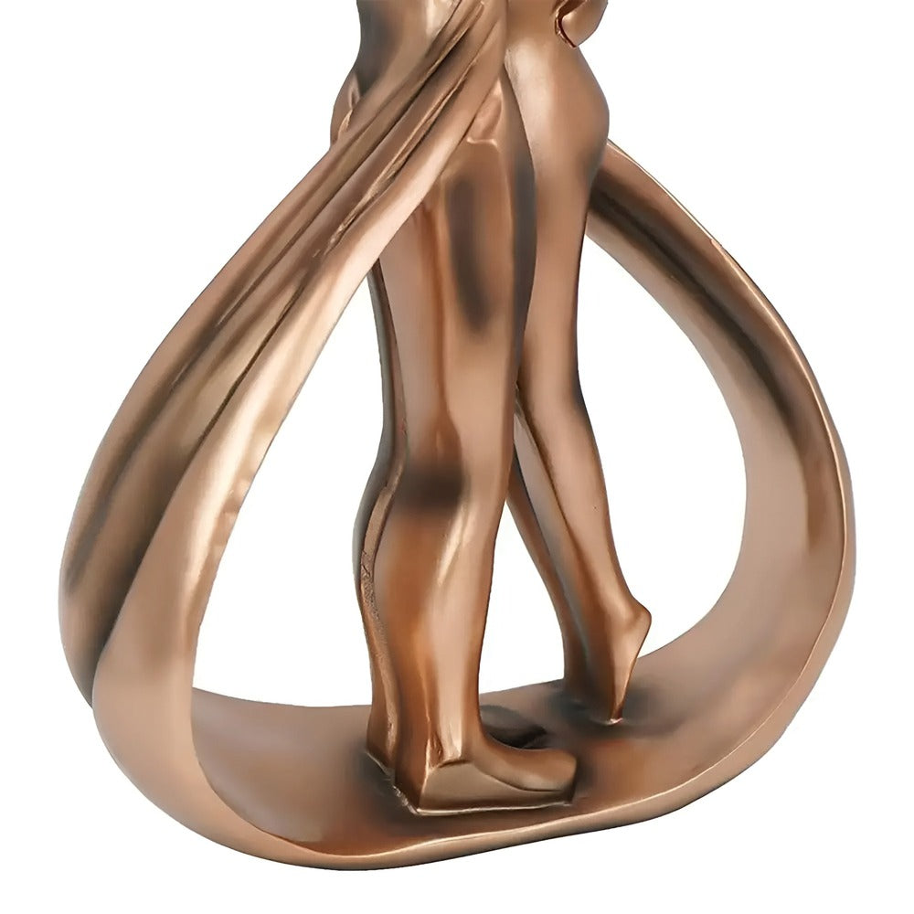 Sculpture d'un couple s'embrassant en design abstrait – décoration romantique