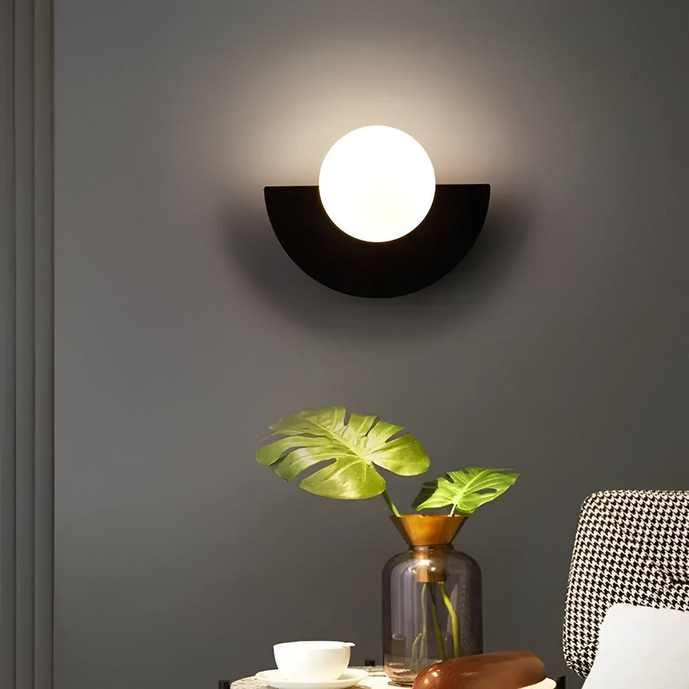 AuraSphere Applique Murale – Lampe en Verre Sphérique Moderne avec Design Plug-in