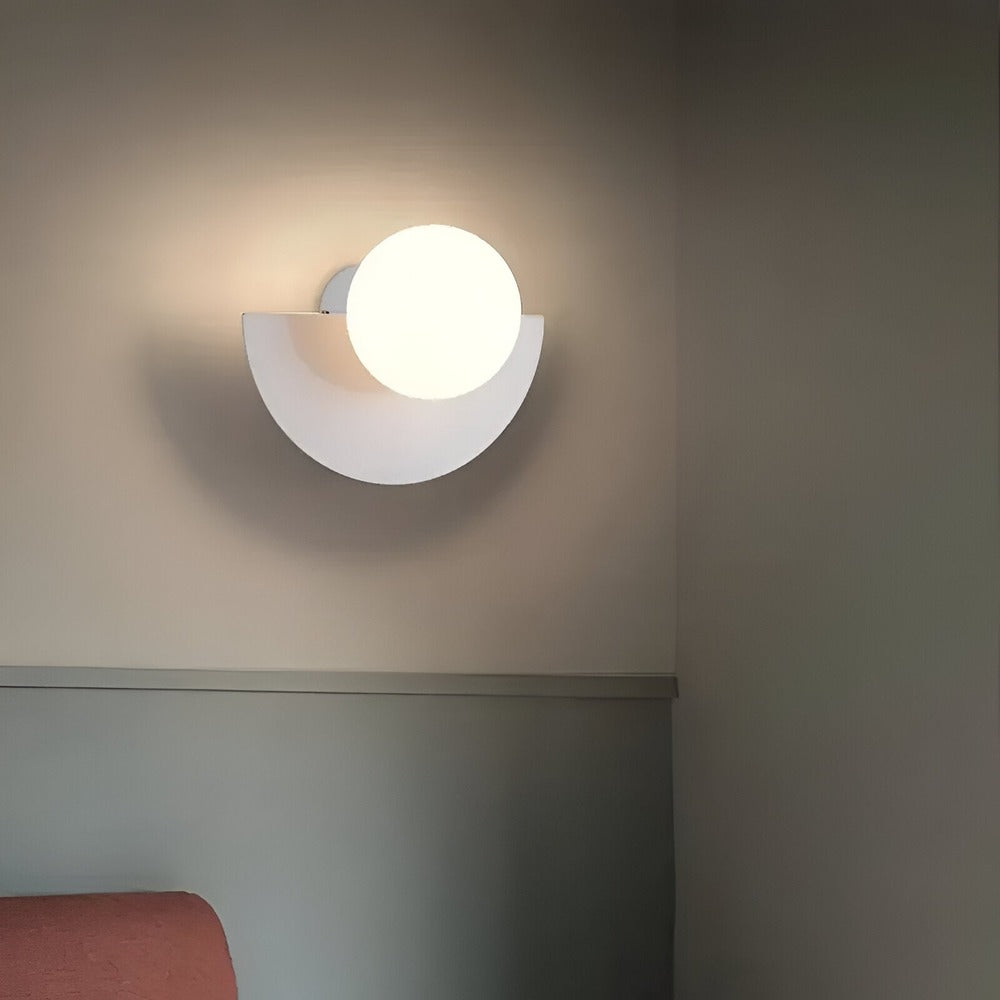 AuraSphere Applique Murale – Lampe en Verre Sphérique Moderne avec Design Plug-in