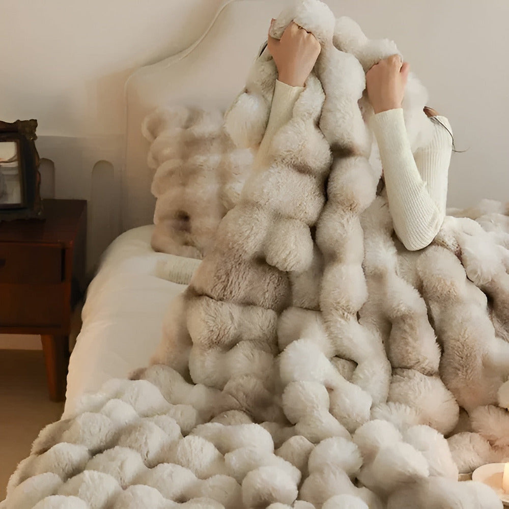 VelouraNest – Couverture Portable Luxueuse en Douce Fourrure Synthétique