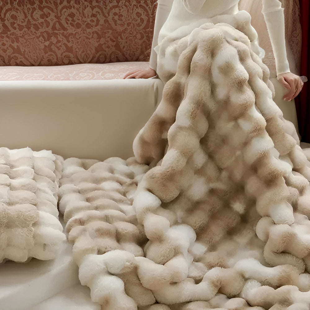 VelouraNest – Couverture Portable Luxueuse en Douce Fourrure Synthétique