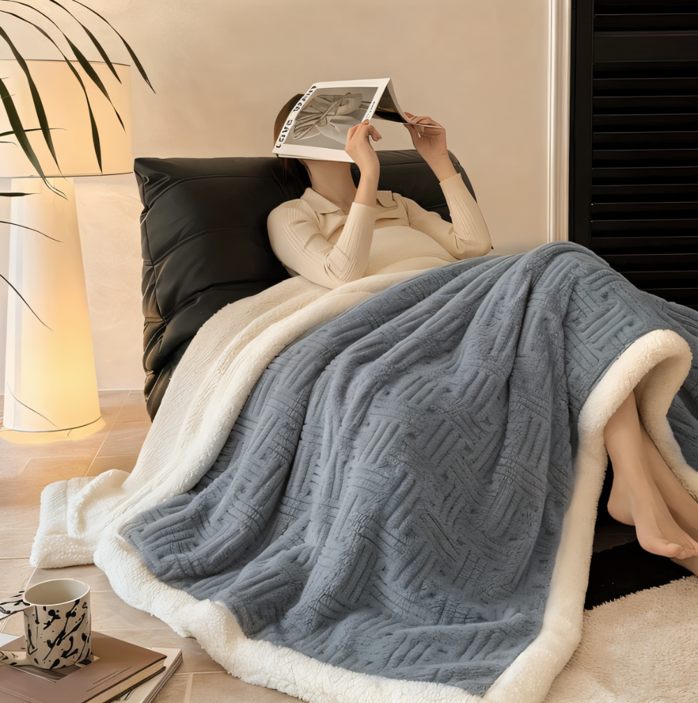 VeluraTwin – Plaid Doux Réversible avec Design Géométrique