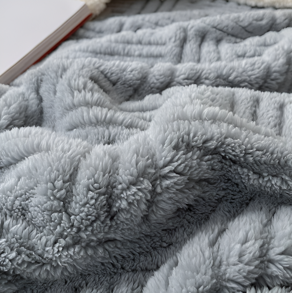 VeluraTwin – Plaid Doux Réversible avec Design Géométrique