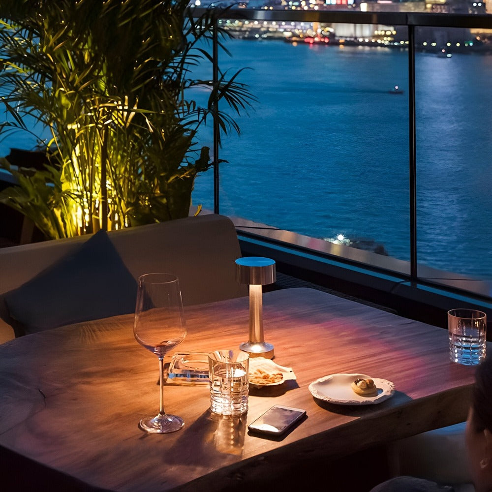RetroLight - Élégante lampe de table LED pour restaurant avec chargeur USB sans fil