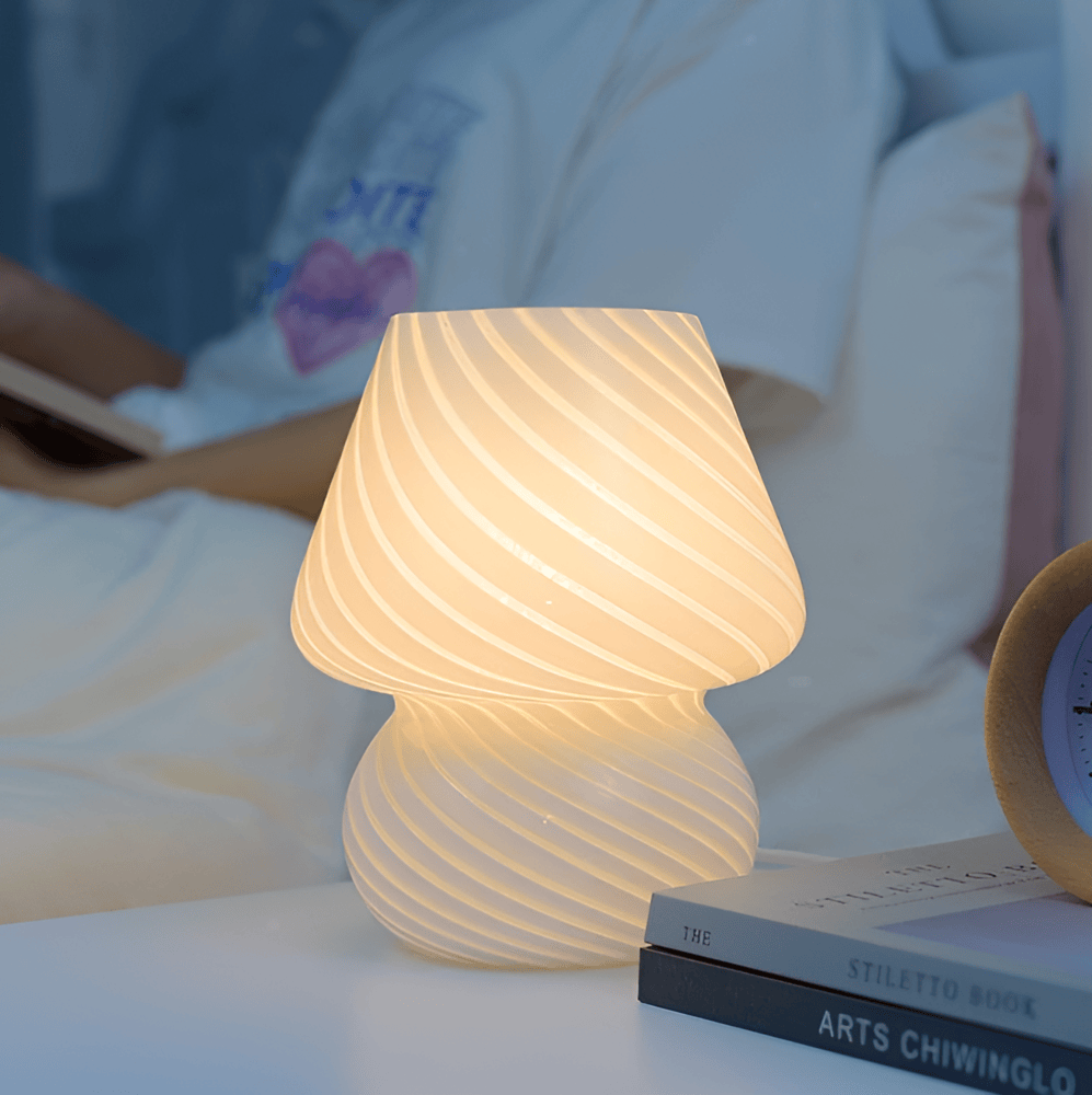 Striped Glow - Une Lampe de Bureau Soufflée à la Main en Verre Rayé