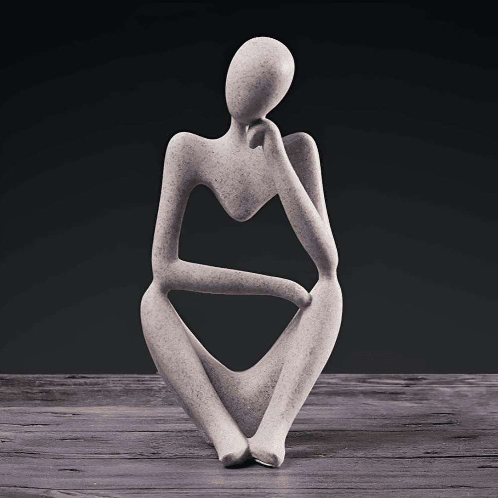 Figure pensante abstraite en résine – sculpture décorative moderne