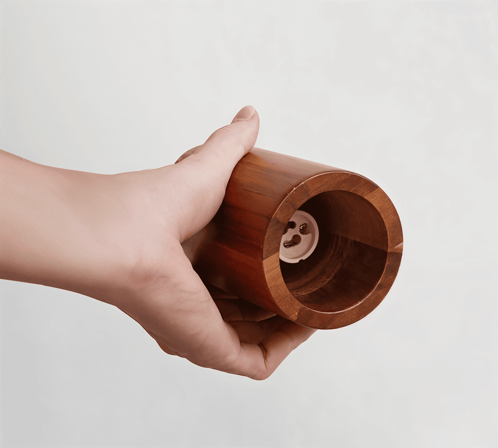TimberaTube – Suspension en Bois avec Design Cylindrique en Frêne et Acacia