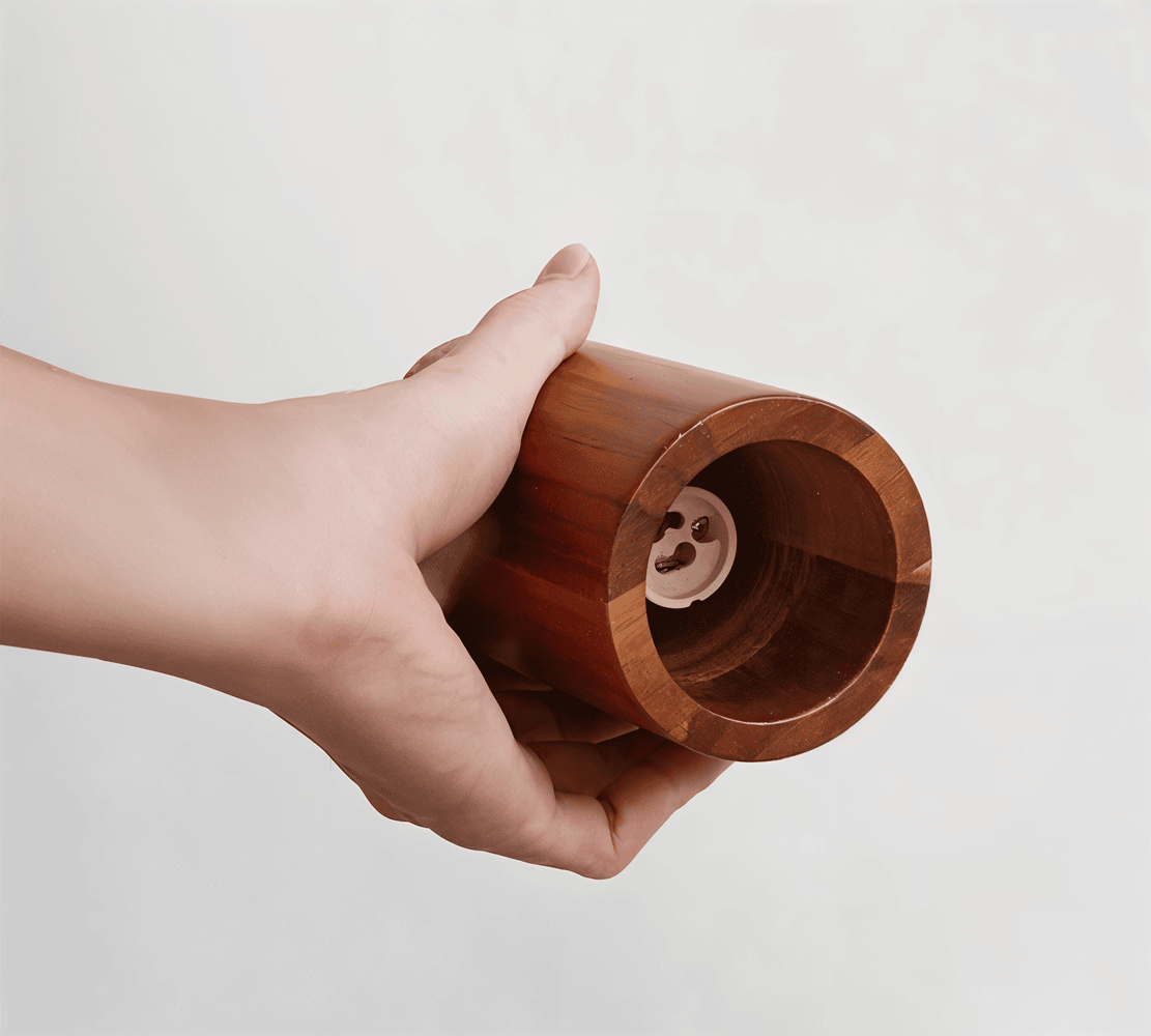 TimberaTube – Suspension en Bois avec Design Cylindrique en Frêne et Acacia