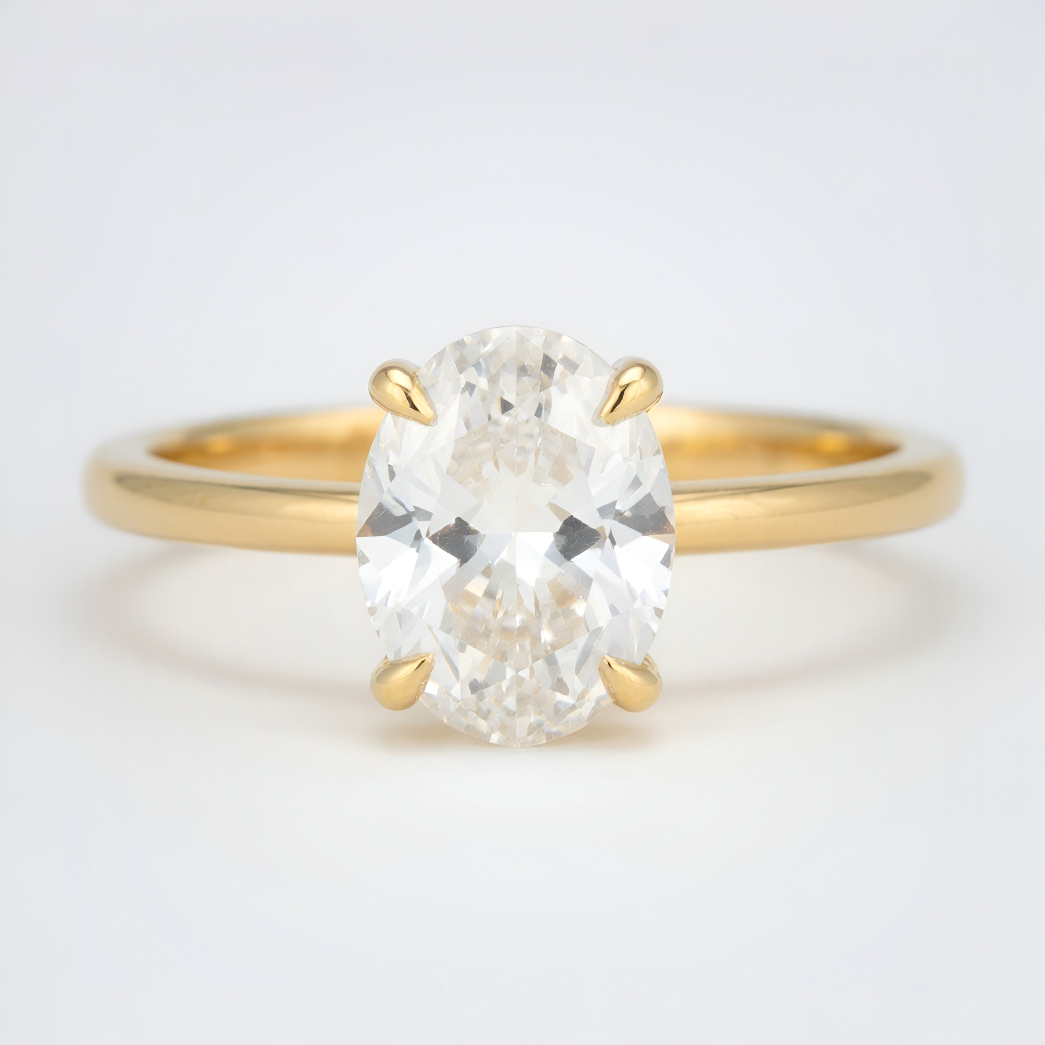 Cassandra - Bague imposante ovale en pierre