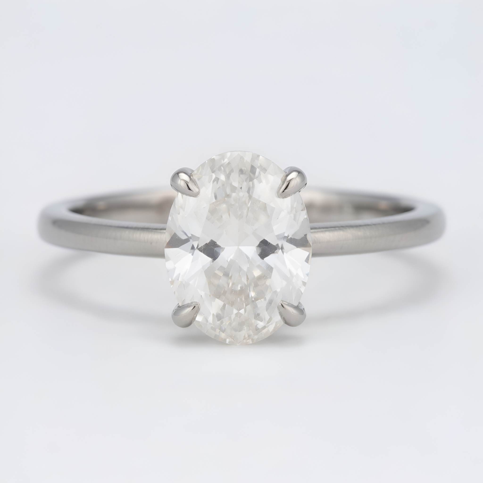 Cassandra - Bague imposante ovale en pierre