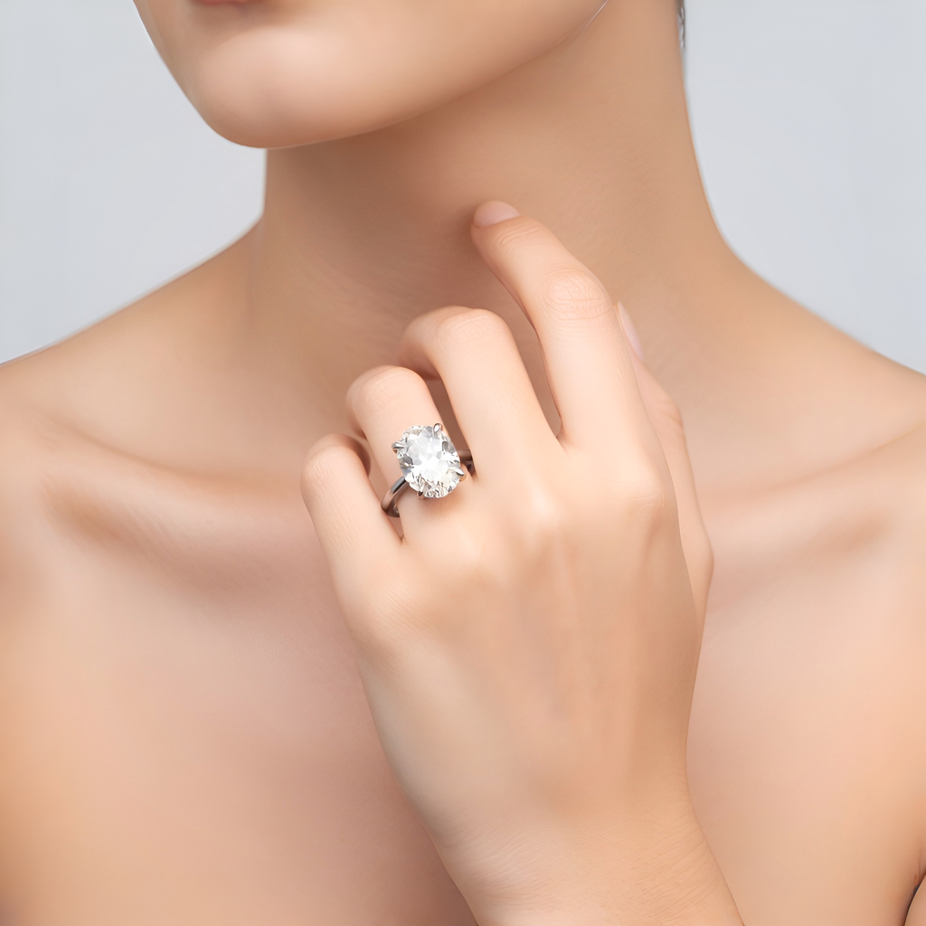 Cassandra - Bague imposante ovale en pierre