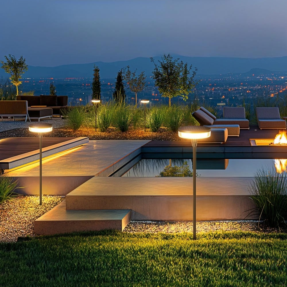 Lampe de jardin oscillante à énergie solaire