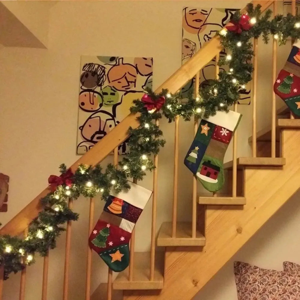 Luminarae | Guirlande de Noël 2,7 m | Avec éclairage LED & branches de sapin | Pour cheminée, rampe d'escalier & décoration de porte | 5 couleurs